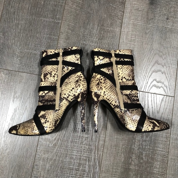 GUESS Women’s Heeled Boots Parley Snake Printed Pointed Size 7 ½ M - Picture 4 of 12